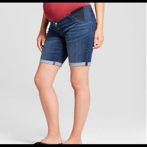 Maternity shorts